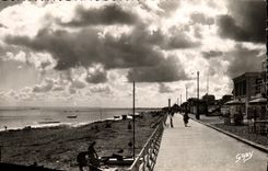 CPM Luc Sur Mer Contre Jour sur la Plage