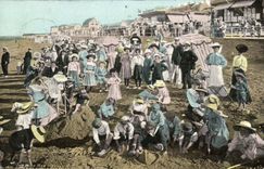 POSTAL Lucas de la VENDIMIA en el mar la playa y los ninos del bano