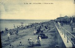 CPA Luc Sur Mer La Plage a l Heure du Bain