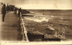 La POSTAL Lucas de la VENDIMIA en Mer el mar sube