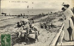 CPA Luc Sur Mer La Plage Enfants Bateau FEmme 