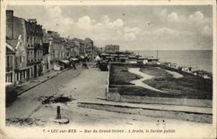 CPA Luc Sur Mer Rue du Grand Orient A Droite le Jardin 