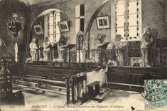 CPA Aubigny Eglise Statues funeraires des seigneurs
