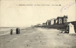 VINTAGE POSTCARD Asnelles the Beach has Low tide