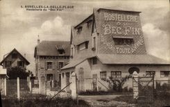 VINTAGE POSTCARD Asnelles the Beautiful Beach Fashionable country inn of the Fine Nozzle