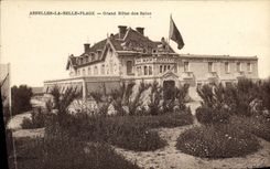 VINTAGE POSTCARD Asnelles the Beautiful Beach Large Hotel of the Baths