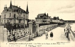 VINTAGE POSTCARD Asnelles the Beautiful Beach Villas on the Dam the Beautiful Beach