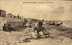 VINTAGE POSTCARD Berniers On Sea the Beach View