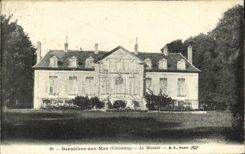 VINTAGE POSTCARD Berniers On Sea the Manor