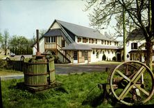 CPM Dans un carde de Vendure Hostellerie du Moulin du Pre Bavent