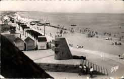 MODERN CARD Bernieres on Sea the Beach and the Commemaratif Monument of the Unloading of the allied Armies Militaria