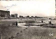 CPM Blonville sur Mer La Plage 
