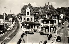 MODERN CARD Blonville on Sea Hotel of the P T T and Road of Deauville Town hall