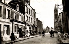 CPA Caumont L Evente La rue St Martin