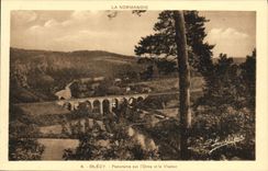 CPA Clecy Panorama sur l Orne et le Viaduc