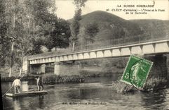 CPA La Suisse Normande Clecy L Orne et le Pont de la Serverie Barque 