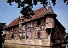 CPM St Julien le Faucon Le Manoir de Coupesarte Construction en colombage entouree de douves