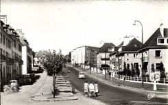 MODERN CARD Cop On Noireau Avenue of Verdun