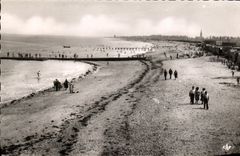 CPM Courseulles sur Mer La Plage 