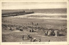 CPA Courseulles La Plage et les Jetees