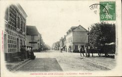 CPA Crevecoeur en Auge Le Carrefour Route de Caen