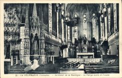 CPA La Delivrande Interieur de la Basilique La Vierge noire et l Autel