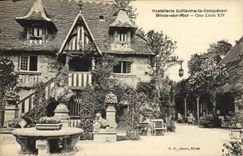 CPA Hostellerie Guillaume le Conquerant Dives sur Mer Cour Louis XIV Lion