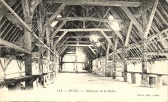 CPA Dives Interieur de la Halle