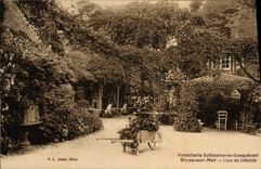 VINTAGE POSTCARD Dives On Sea Fashionable country inn William the Conqueror Cour of unslings