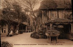 CPA Dives Sur Mer Hostellerie Guillaume le Conquerant Cour de la pucelle