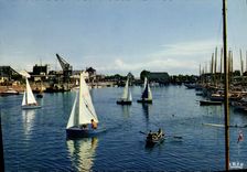 CPM Deauville Le Bassin des Yachts Bateaux