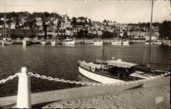 CPM Deauville Trouville Le Bassin des Yachts