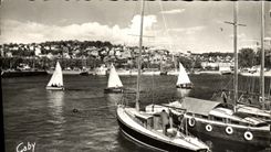 MODERN CARD Deauville Flowered Beach Boats