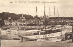 CPA Deauville Plage Fleurie Le Bassin des Yachts Bateaux