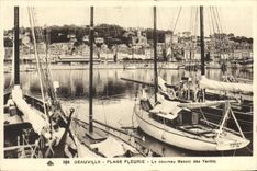 CPA Deauville Plage Fleurie Le Bassin des Yachts Bateaux