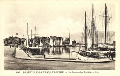 CPA Deauville Plage Fleurie Le Bassin des Yachts Bateaux