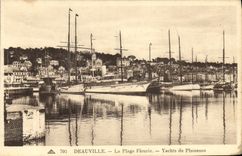 CPA Deauville Plage Fleurie Yacht de Plaisance Bateaux