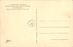 VINTAGE POSTCARD Deauville Which occurred of L Desired Hippodrome and Street Hoc