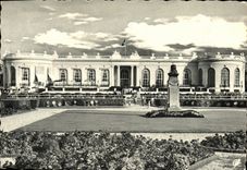 CPM Deauville Plage Fleurie Le Casino et les jardins 