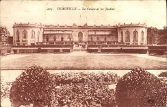 CPA Deauville Le Casino et les Jardins