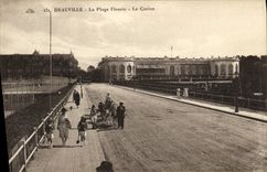 CPA Deauville La Plage Fleurie Le Casino