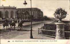 CPA Deauville La Plage Fleurie Le Casino et le Royal Hotel