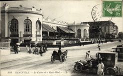 CPA Deauville Le Casino et le Royal Hotel automobile