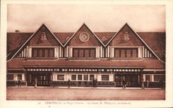 CPA Deauville La Plage Fleurie La gare 