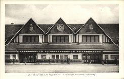 CPA Deauville la Plage Fleurie La Gare