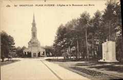 CPA Deauville La Plage Fleurie L Eglise et le Monument aux Morts