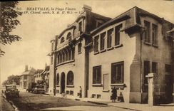 VINTAGE POSTCARD Deauville the Flowered Beach the post office
