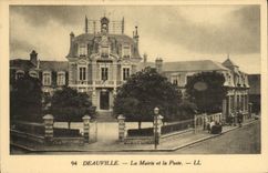 CPA Deauville La Mairie Et La Poste