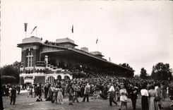 VINTAGE POSTCARD Deauville Hippisme Weighing