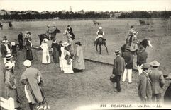 CPA Deauville Au Polo Hippisme Chevaux